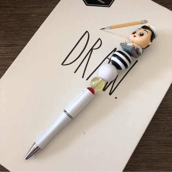 Disney Doorables: Wall-E: Captain B. McCrea handmade beaded pen - Picture 2 of 3